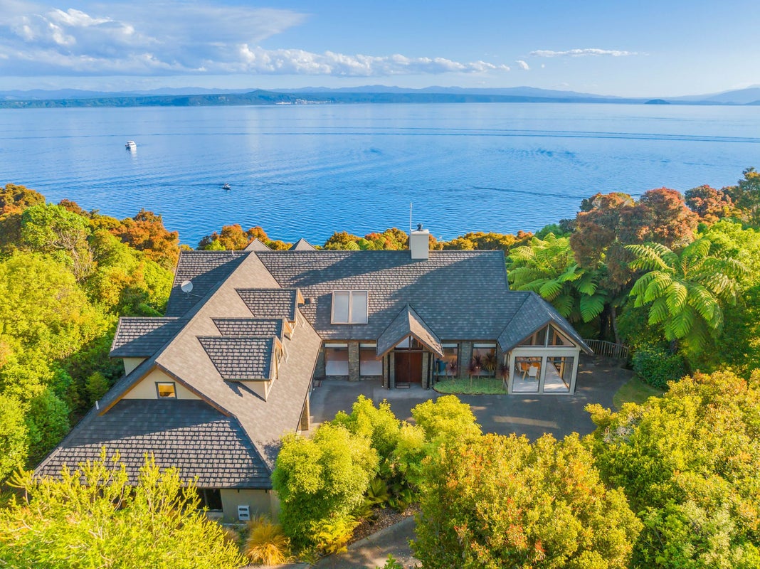 3 Whakamoenga Point, Acacia Bay, Taupo - Carousel 1