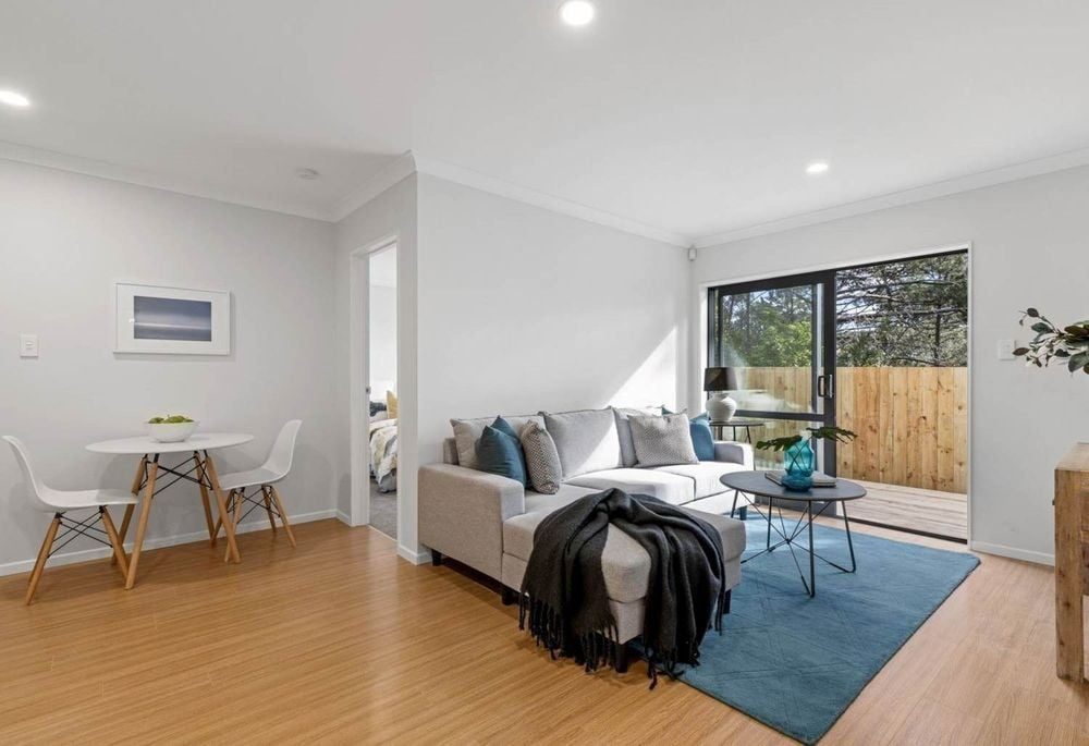 16A Dalmeny Close, Murrays Bay, Auckland - Carousel 1