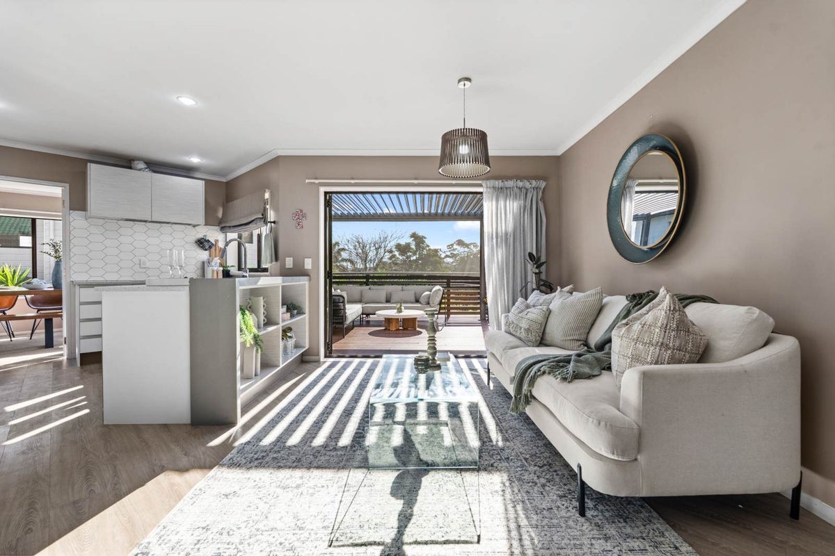 5 Ponderosa Drive, Oteha, Auckland - Carousel 2