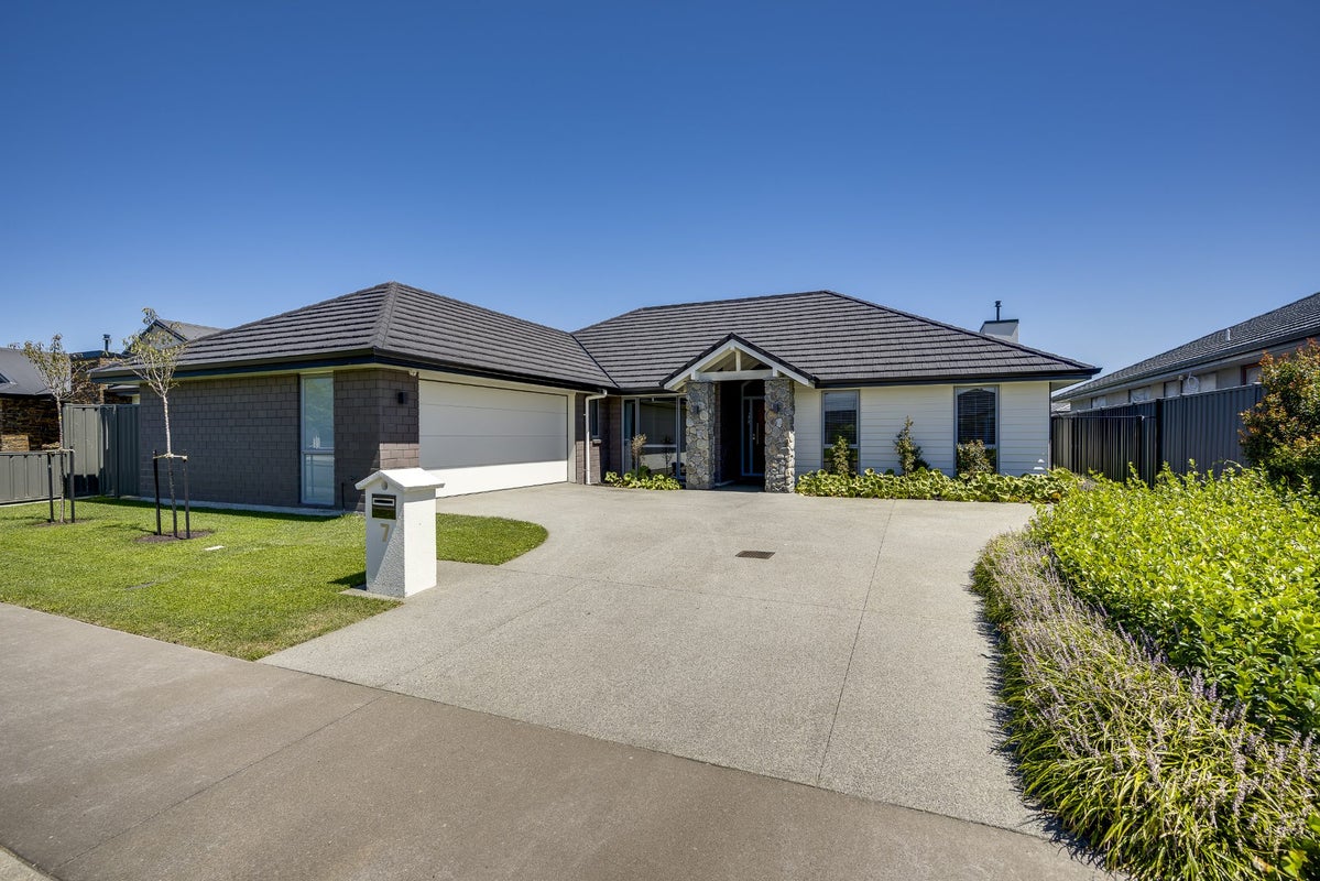 7 Ruahine Road, Poraiti, Napier - Carousel 23
