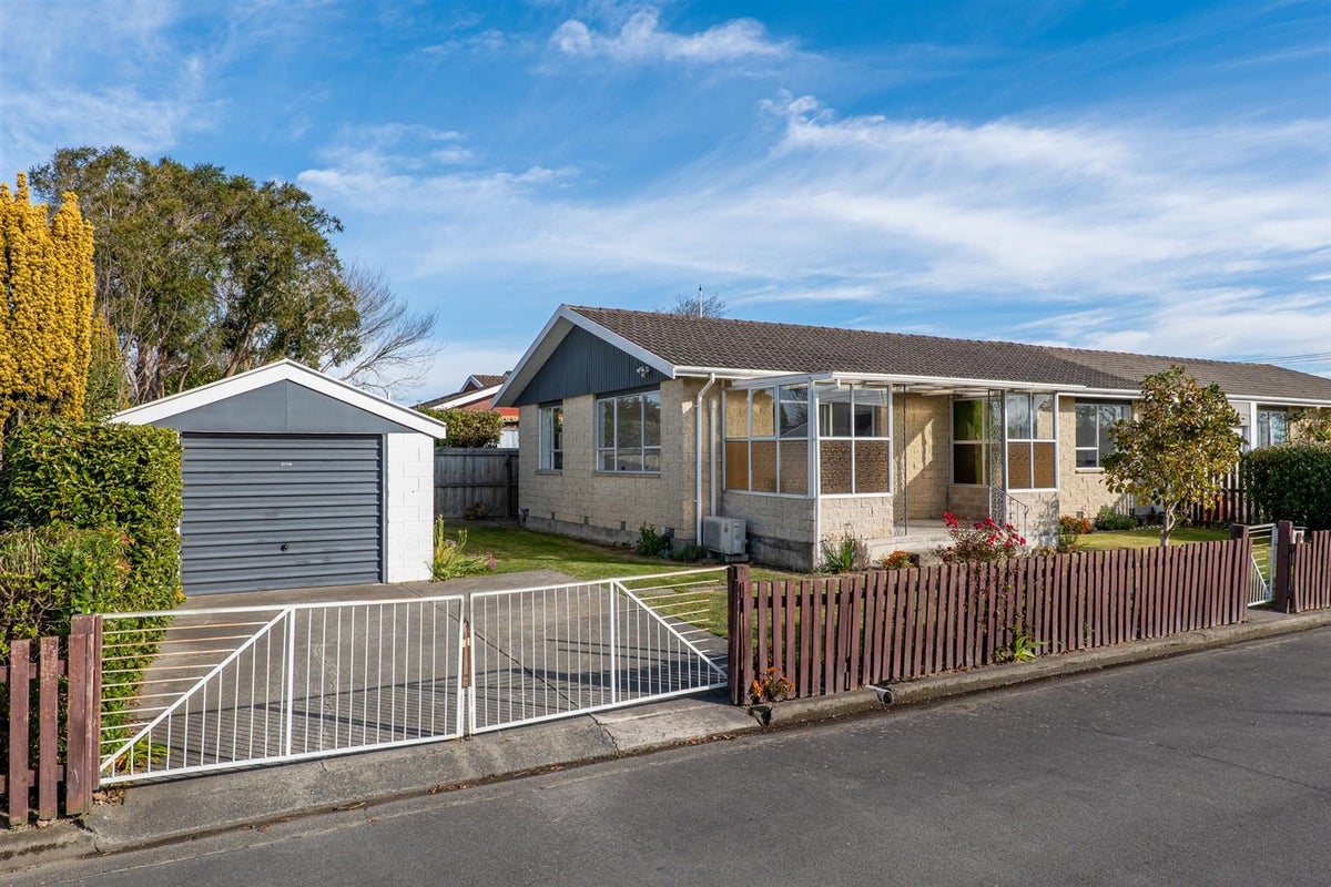 2/158 Highsted Road, Casebrook, Christchurch - Carousel 1