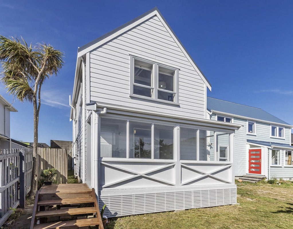 77 Kaikoura Street, Maupuia, Wellington - Carousel 1