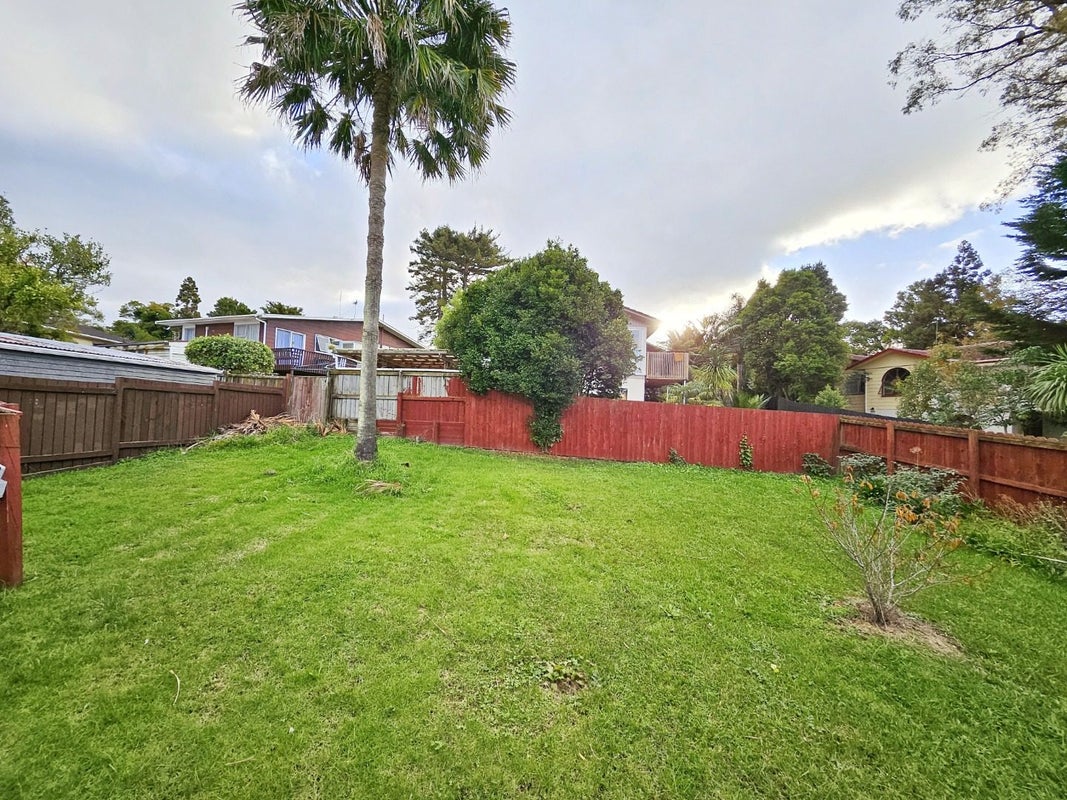 36 Eyre Street, Henderson, Auckland - Carousel 10