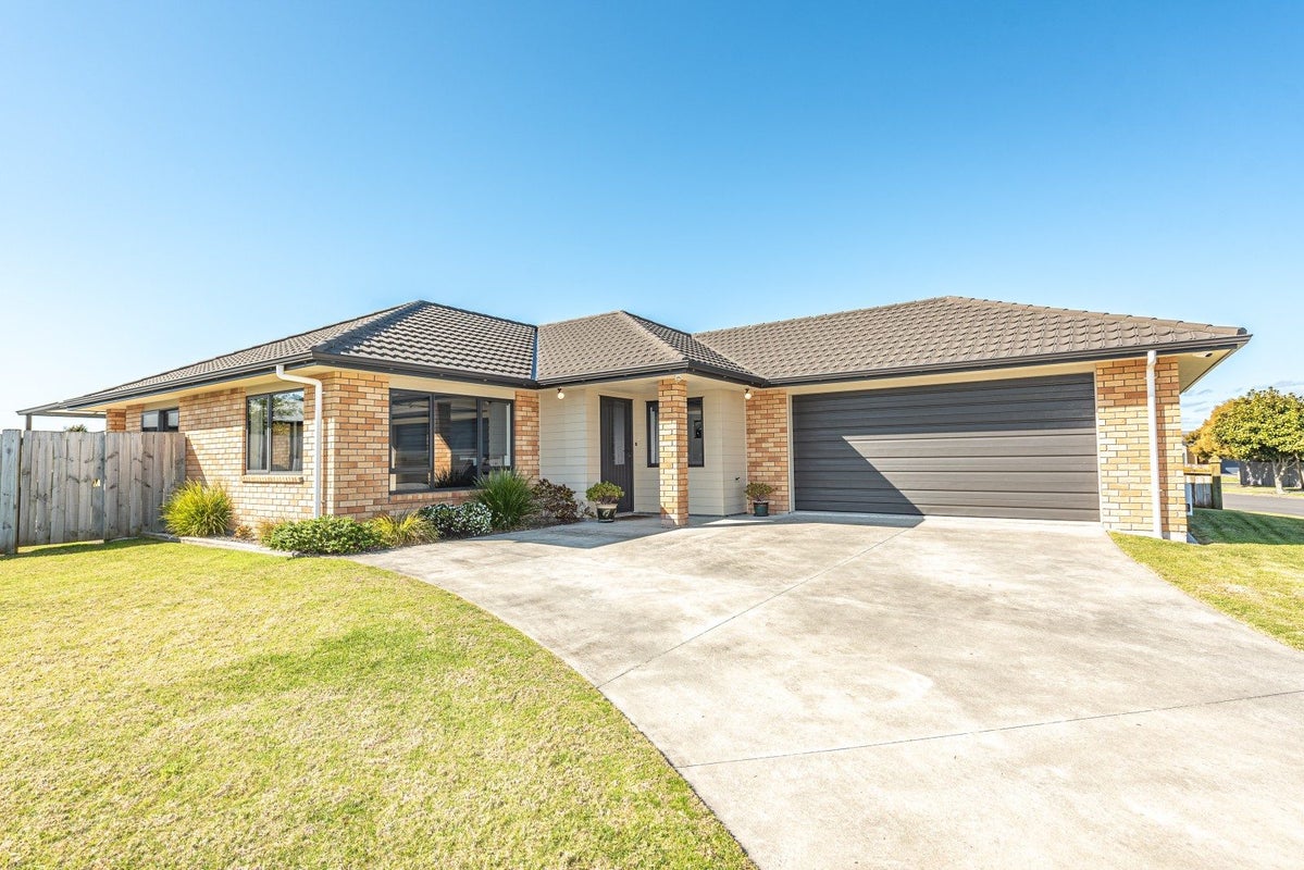24 Poynter Place, Gonville, Whanganui - Carousel 1