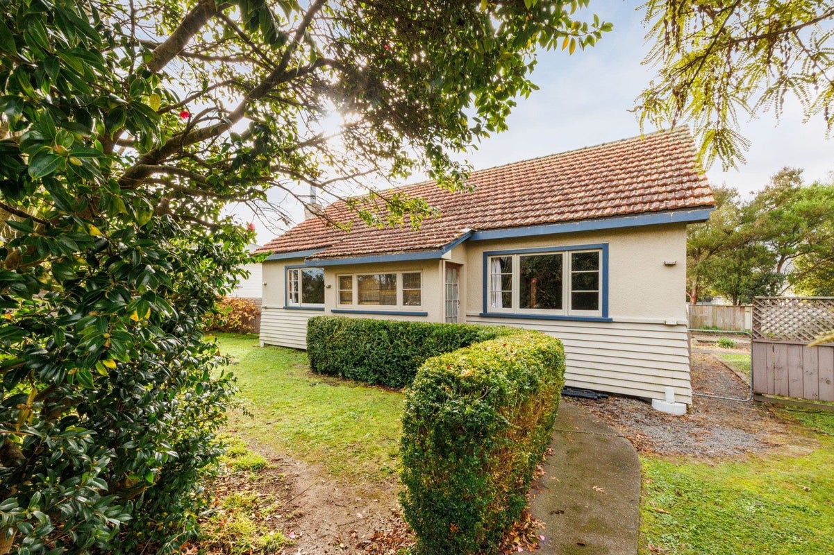 41 West Street, West End, Palmerston North - Carousel 13