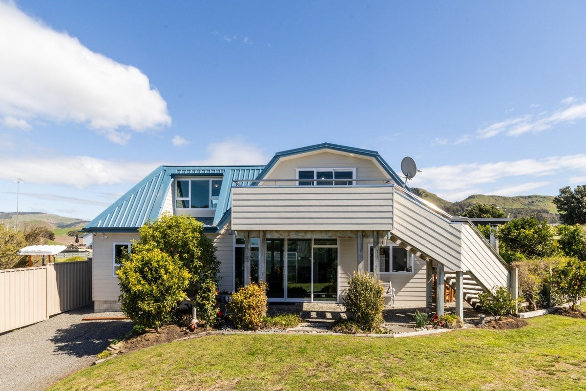 39A Harper Road, Waimarama, Havelock North - Carousel 1