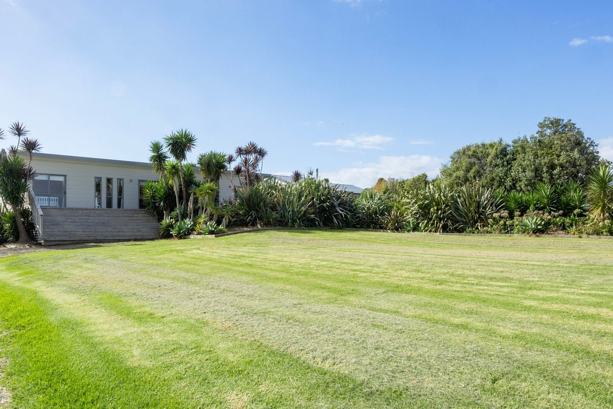 40 Omana Avenue, Helensville - Carousel 1