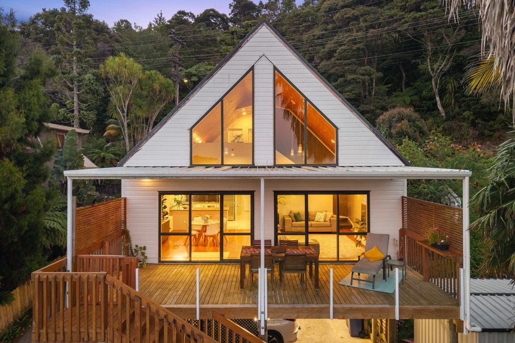 428 Huia Road, Laingholm, Auckland - Carousel 1