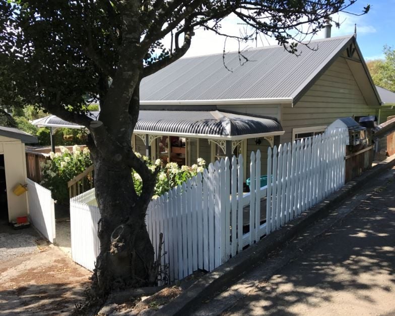 294A Main Road, Tawa, Wellington - Carousel 2