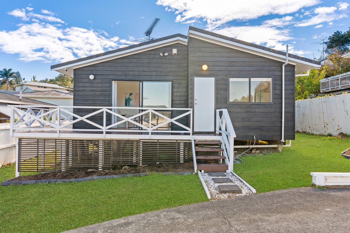 2/135 Spinella Drive, Bayview, Auckland - Carousel 19