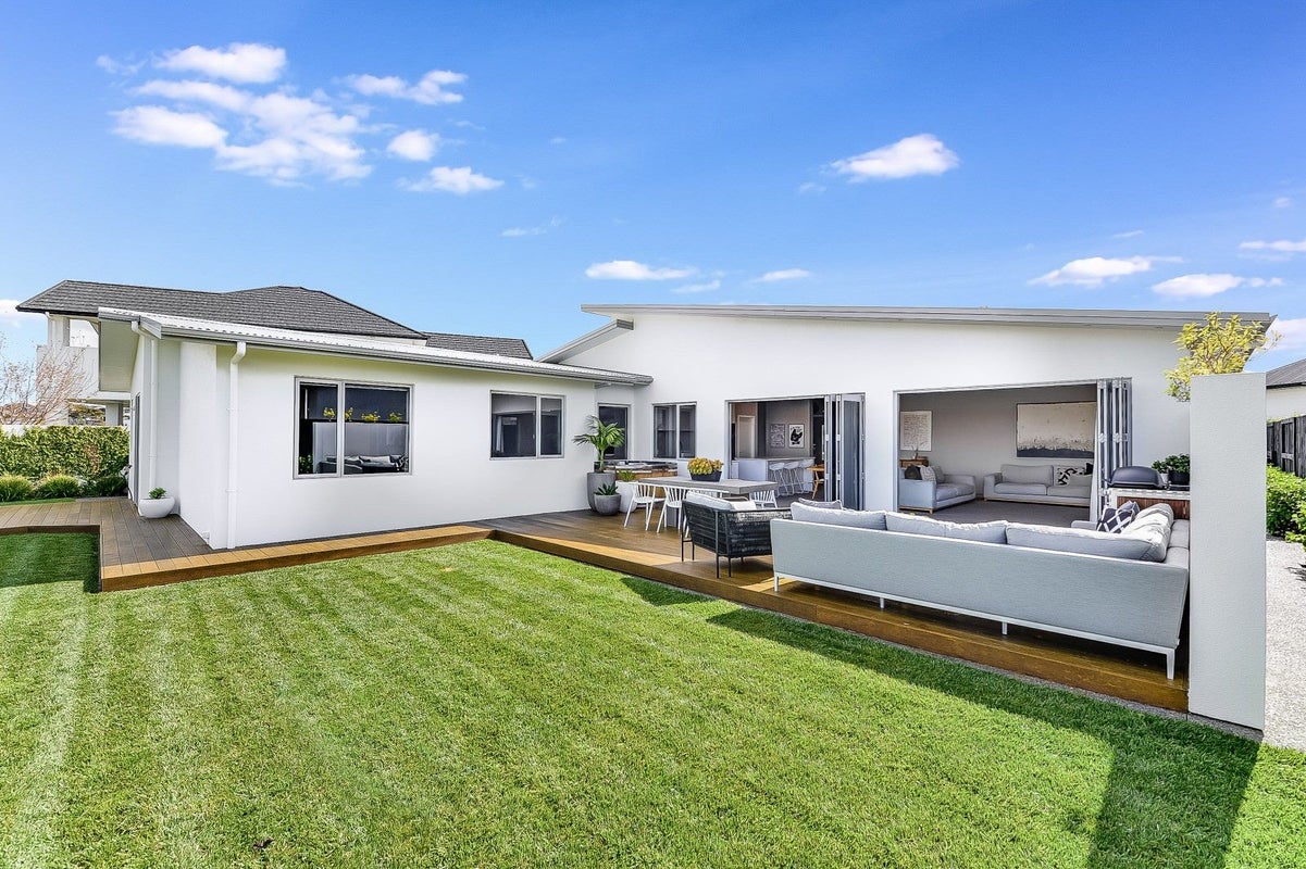 5 Kemble Place, Flagstaff, Hamilton - Carousel 1