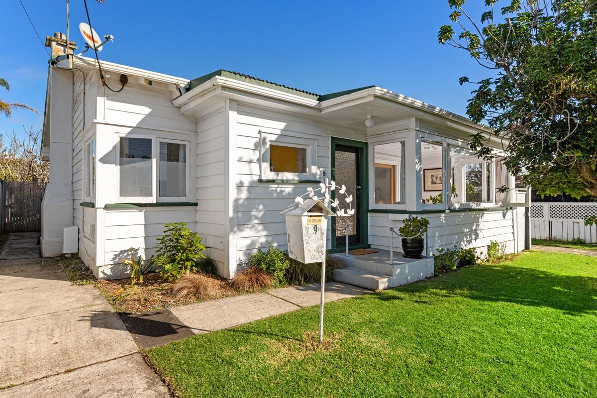 9 Sinclair Street, Devonport, Auckland - Carousel 2