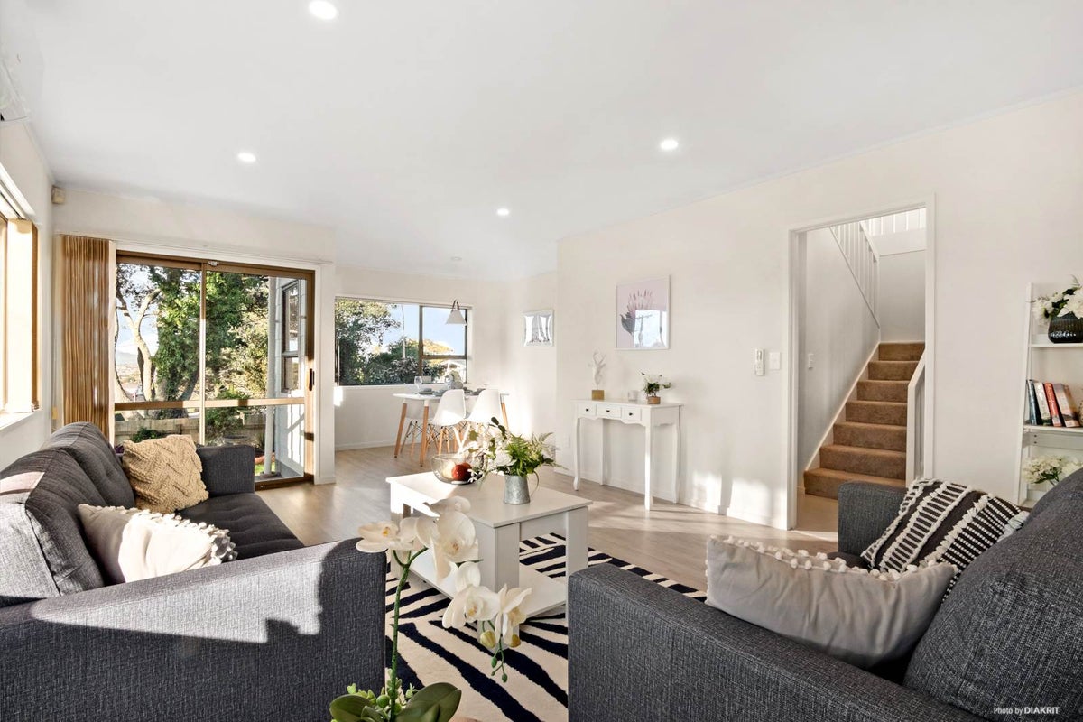 1/60 Raleigh Road, Northcote, Auckland - Carousel 1