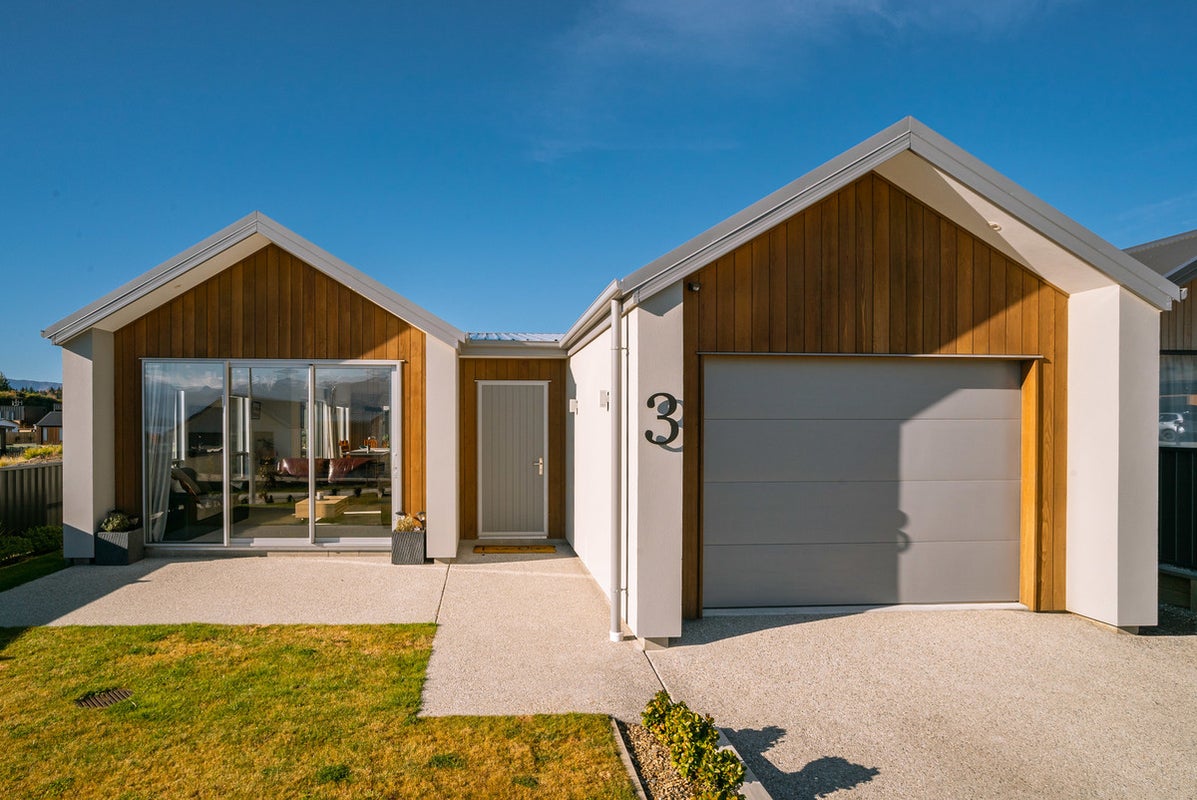 3 Scurr Terrace, Wanaka - Carousel 1