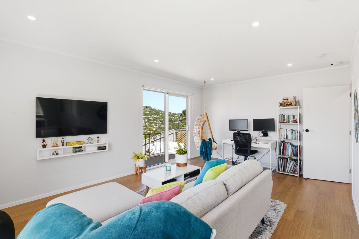 65 Chartwell Drive, Crofton Downs, Wellington - Carousel 2