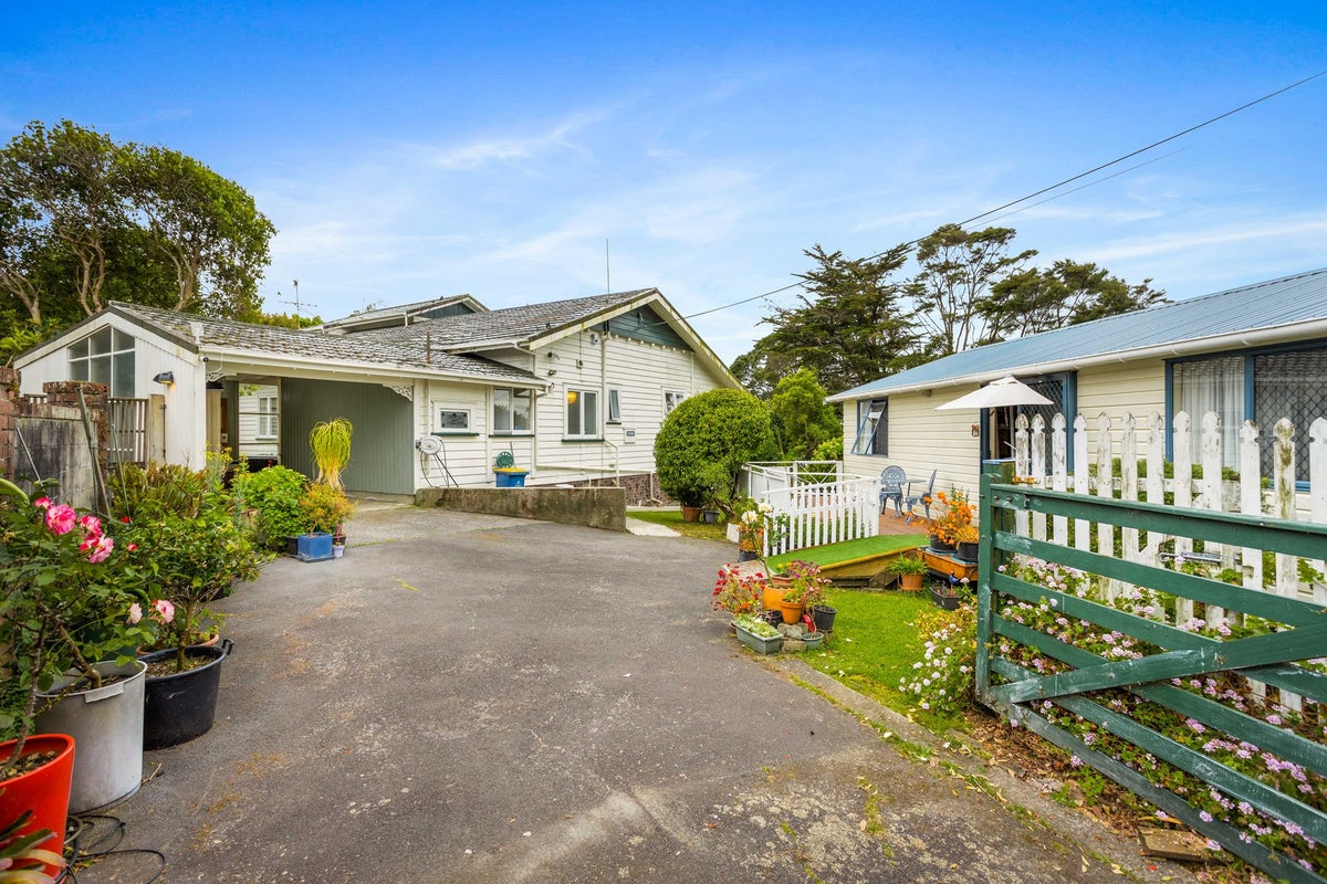 256 Titirangi Road, Titirangi, Auckland - Carousel 2