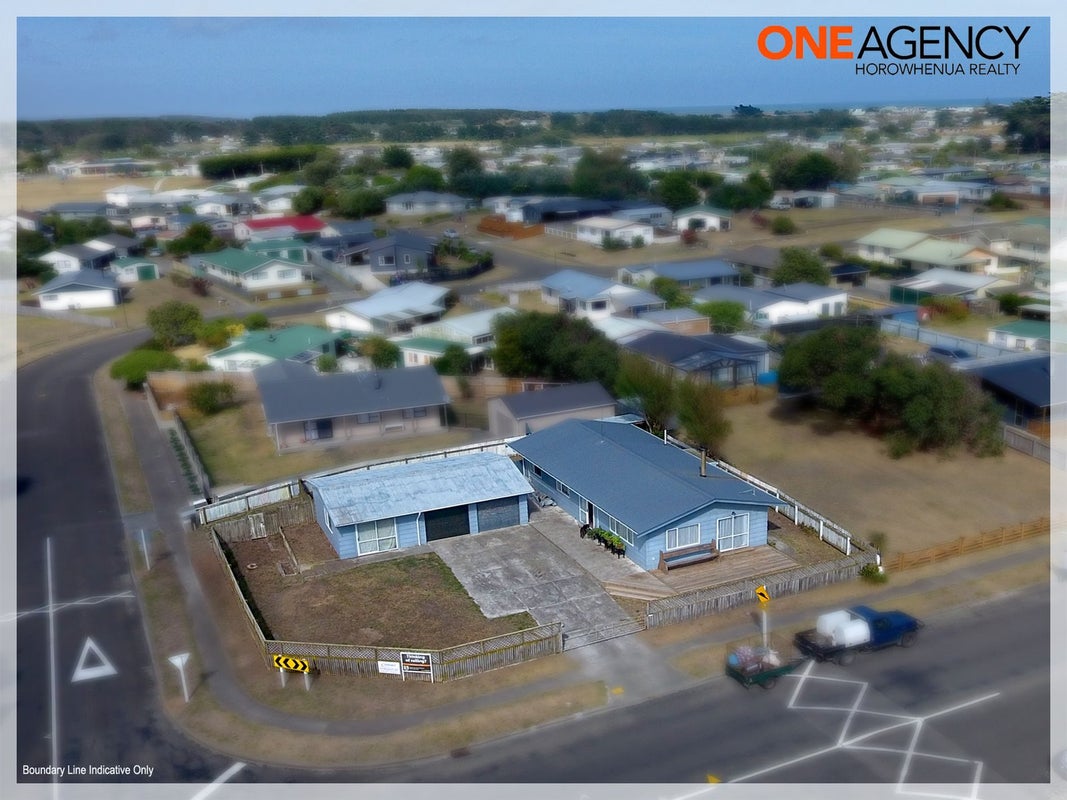 28 Cousins Avenue East, Foxton Beach, Foxton - Carousel 1