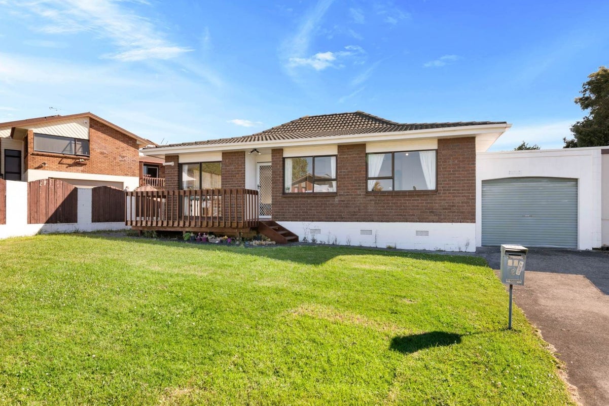 2/47 Cromdale Avenue, Highland Park, Auckland - Carousel 1