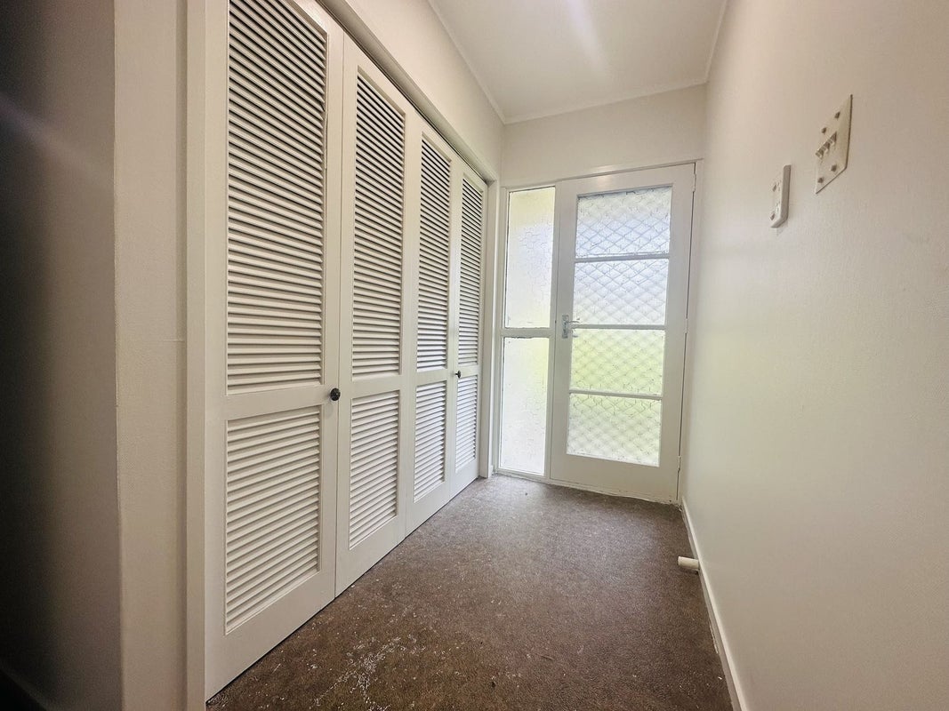 1/14 Hollyhock Place, Browns Bay, Auckland - Carousel 2