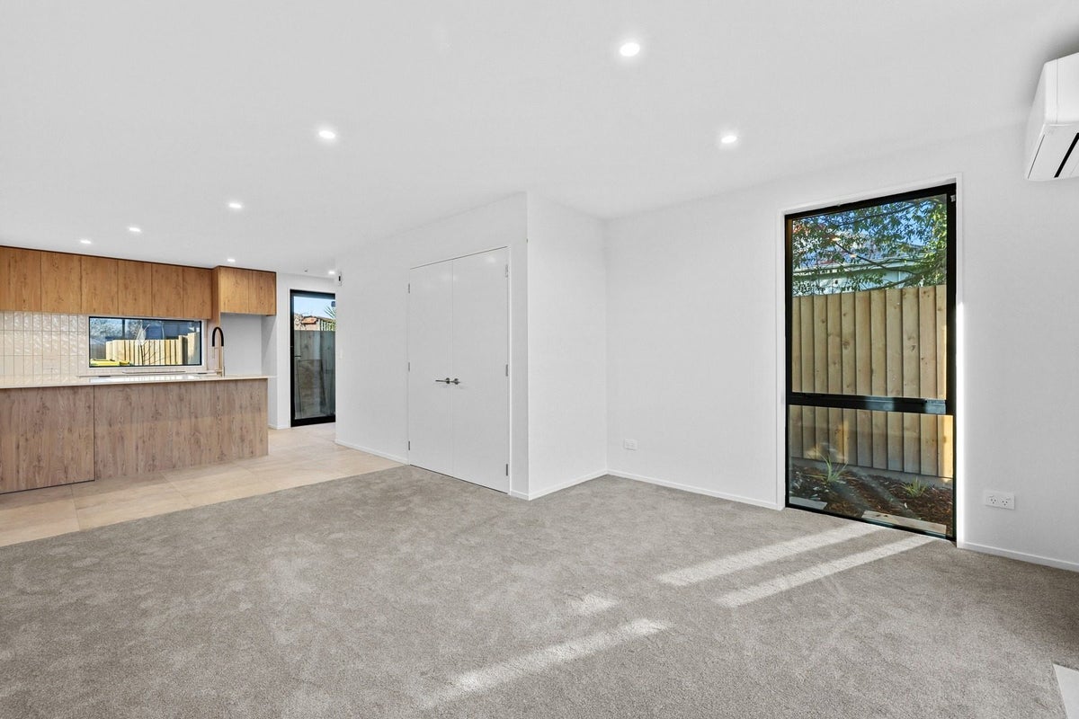 4/7 Ward Street, Addington, Christchurch - Carousel 2