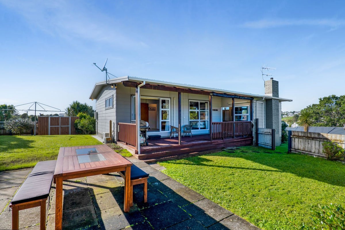 94A Bayly Road, Blagdon, New Plymouth - Carousel 2