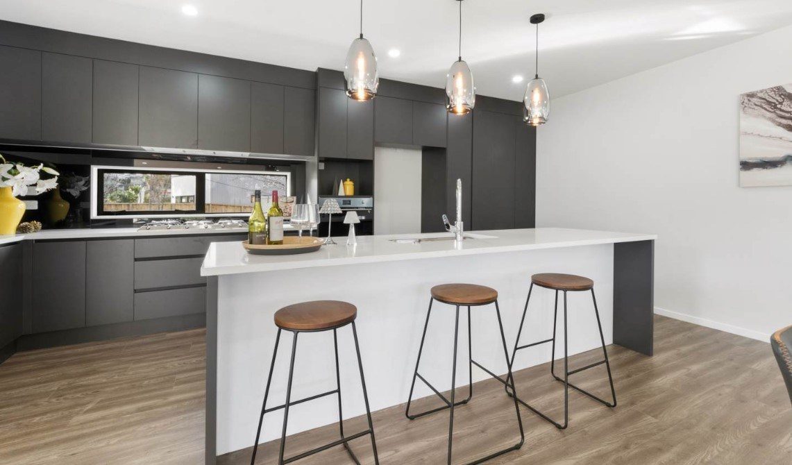 4A Wyoming Avenue, Murrays Bay, Auckland - Carousel 2