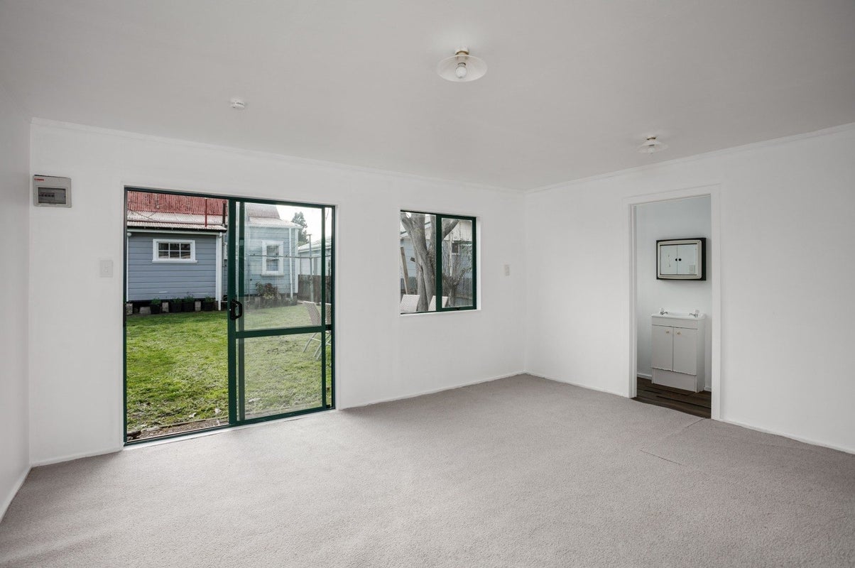 18 Williams Street, Gisborne, Gisborne - Carousel 7