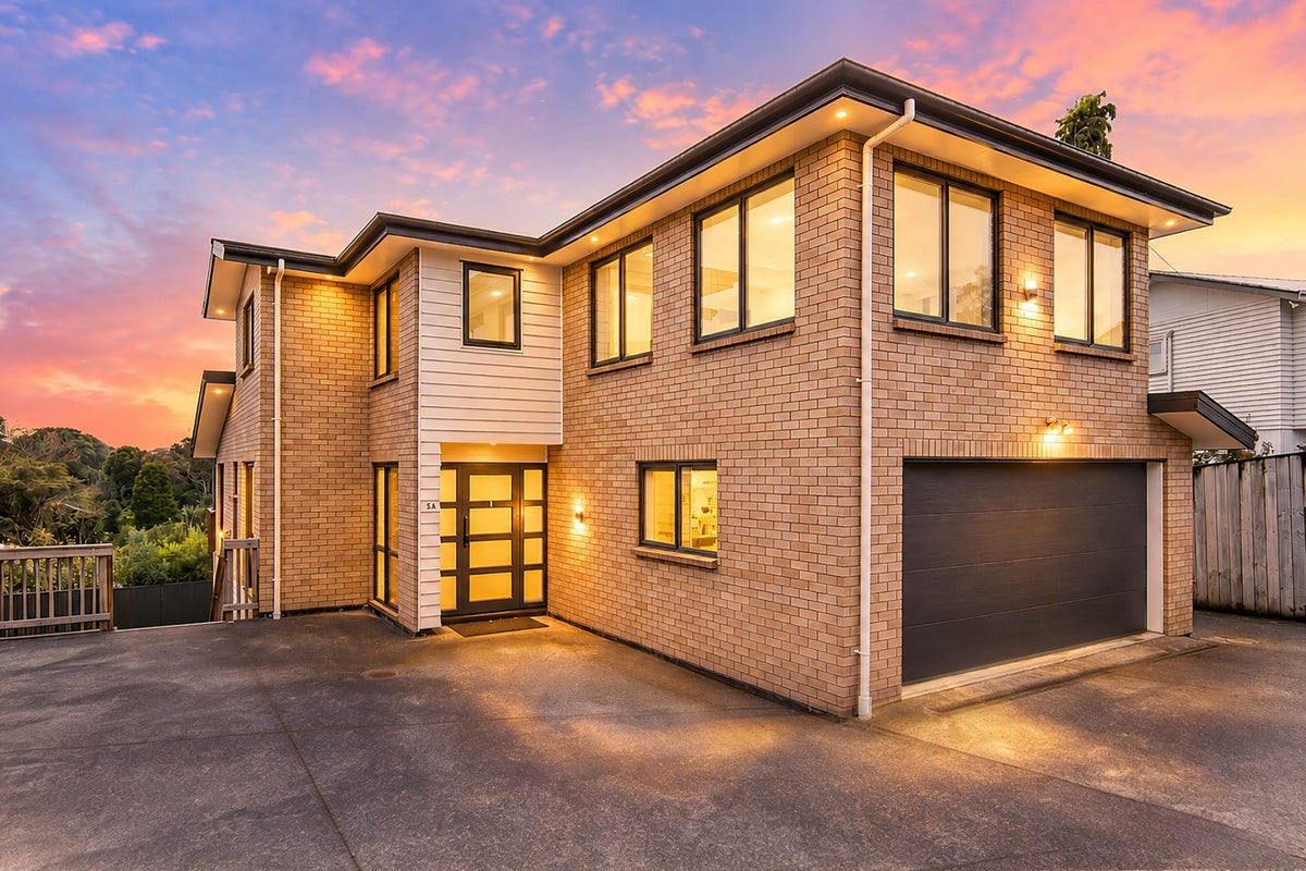 5A Rangitane Place, Lynfield, Auckland - Carousel 1