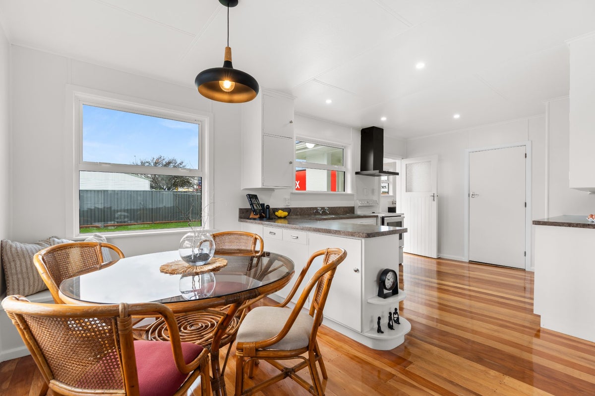 8 Rugby Street, Kuripuni, Masterton - Carousel 2
