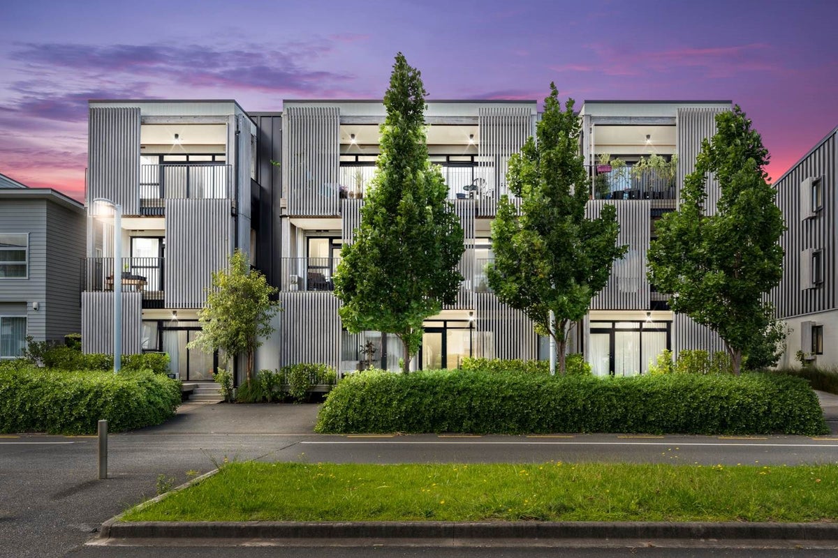 6/169 Hobsonville Point Road, Hobsonville, Auckland - Carousel 1