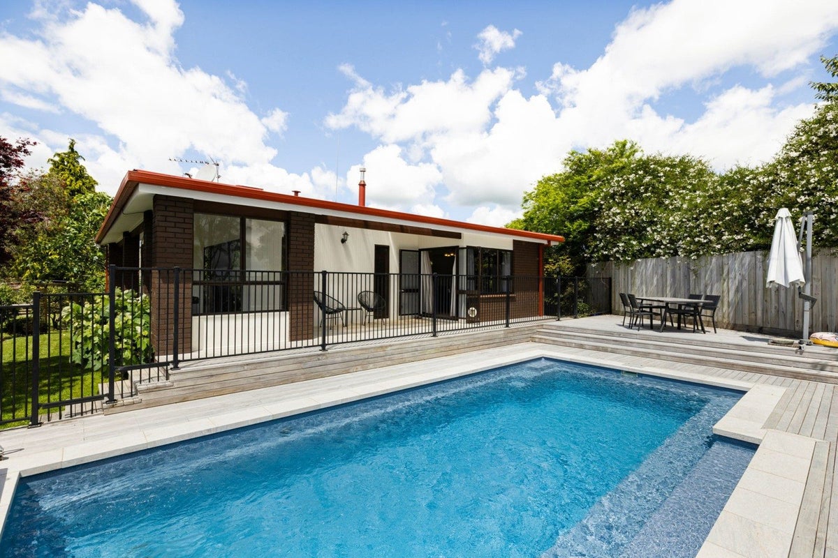 5 Raleigh Street, Leamington, Cambridge - Carousel 2