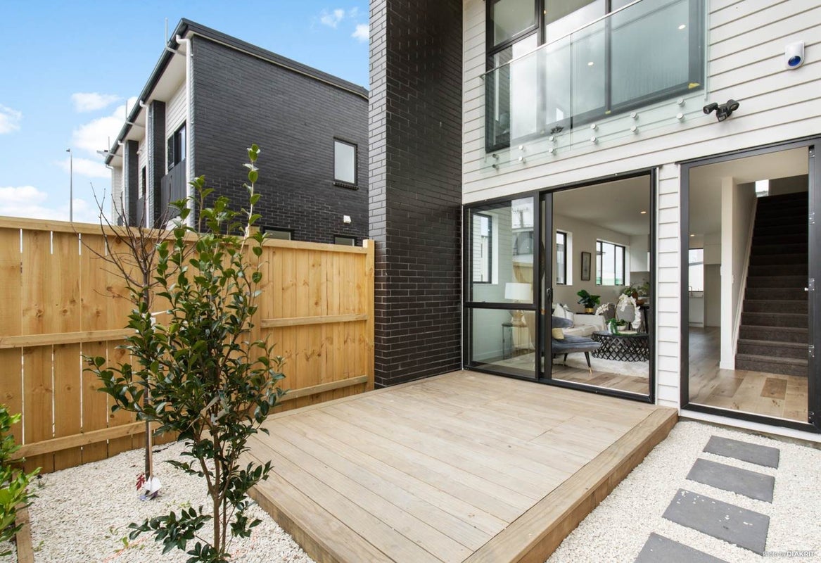 12 Matakohe Road, Westgate, Auckland - Carousel 1