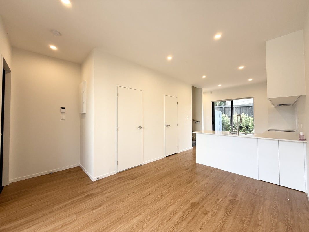 12D Woodhouse Place, West Harbour, Auckland - Carousel 2