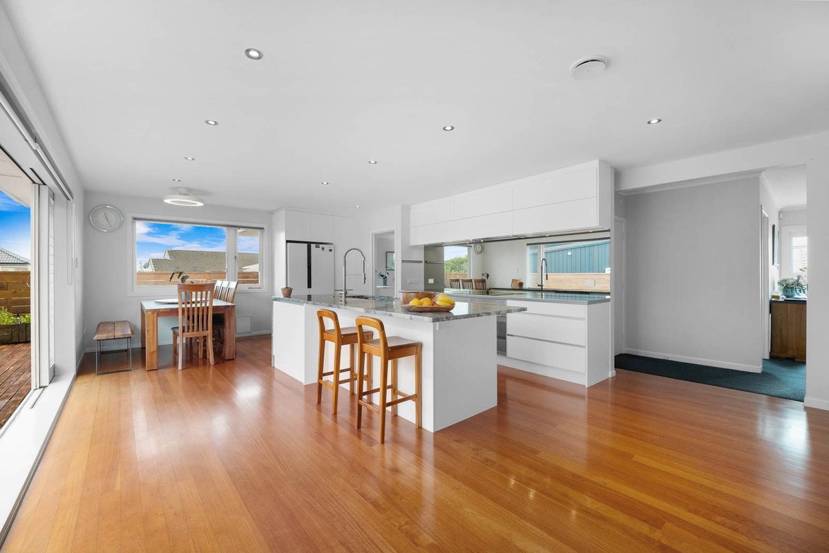 144 Beach Road, Campbells Bay, Auckland - Carousel 2