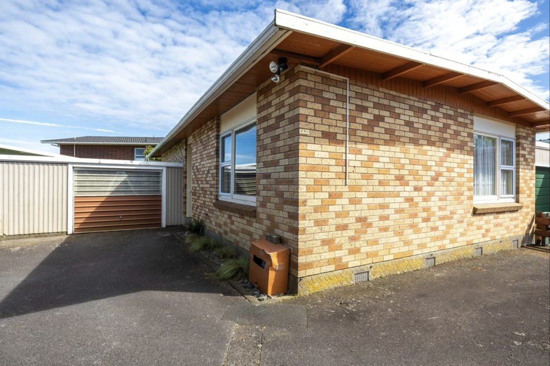 16B Te Mete Terrace, Merrilands, New Plymouth - Carousel 2