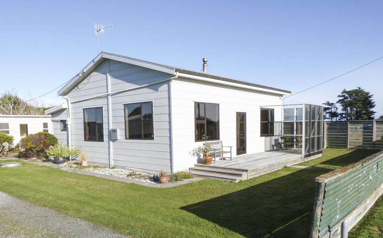 34 Kent Street, Woodend, Invercargill - Carousel 1