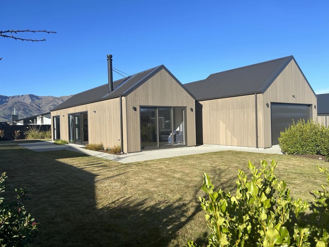 4 Teal Place, Wanaka - Carousel 1