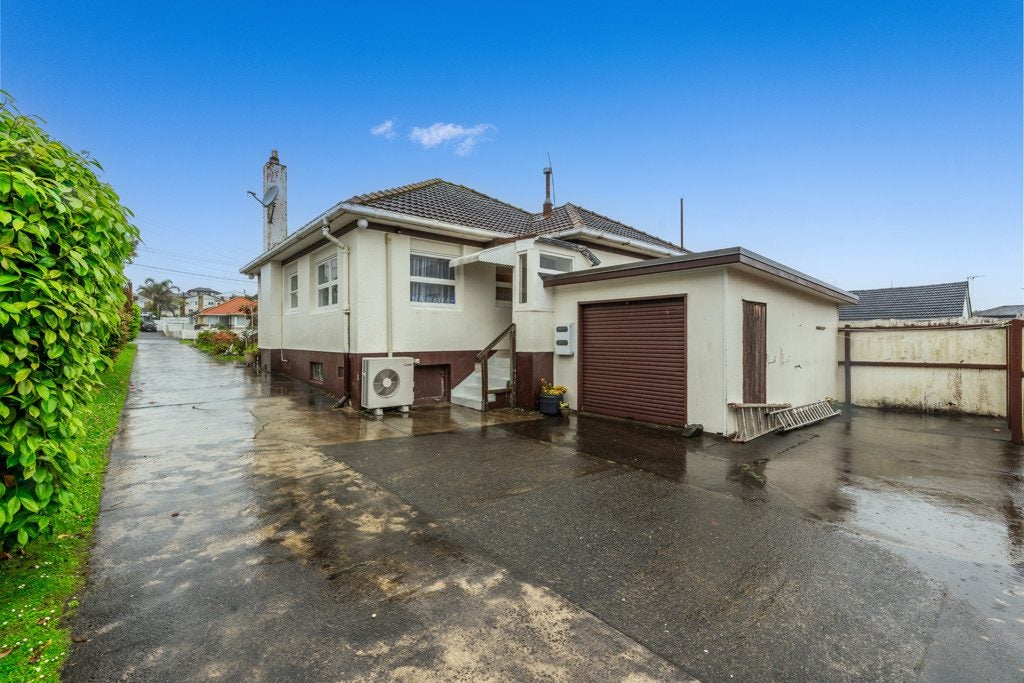 17 Rogan Street, Mount Roskill, Auckland - Carousel 14