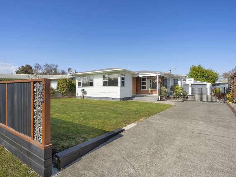 26 Dunk Place, Milson, Palmerston North - Carousel 1