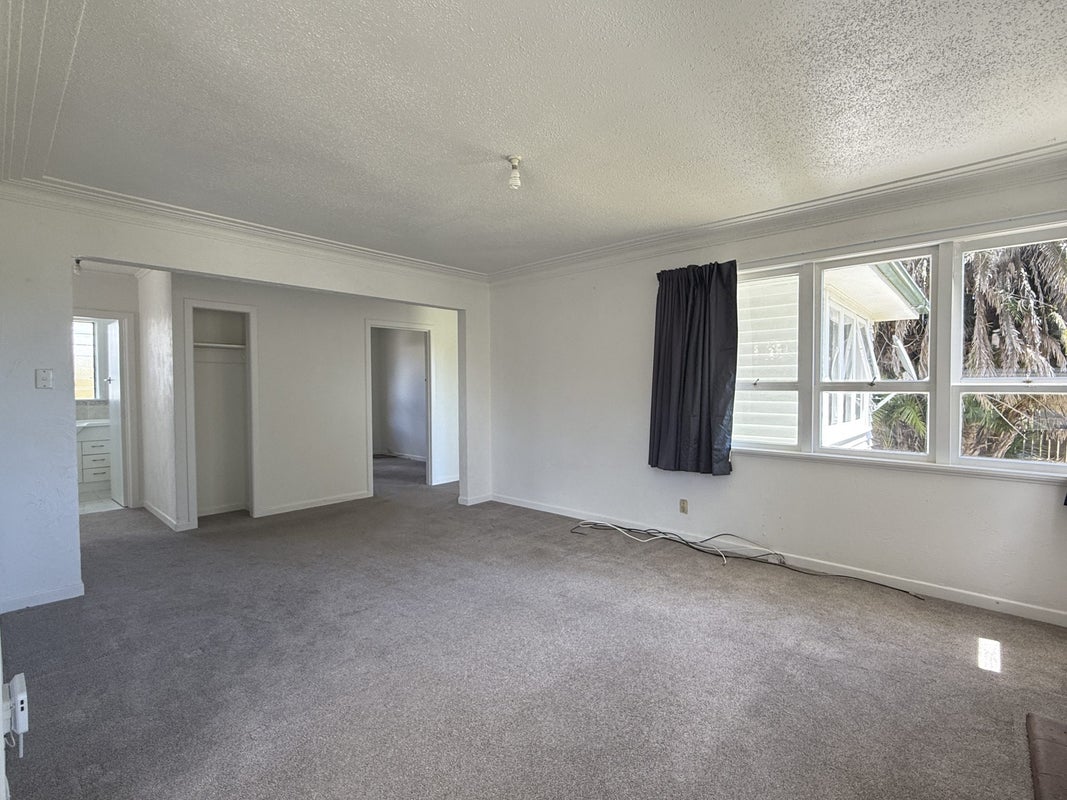 13 Valdale Road, Henderson, Auckland - Carousel 2