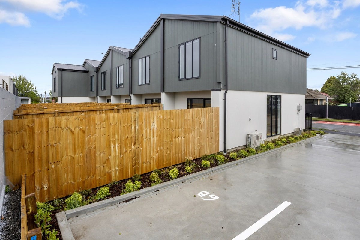 6B Hope Street, Shirley, Christchurch - Carousel 1