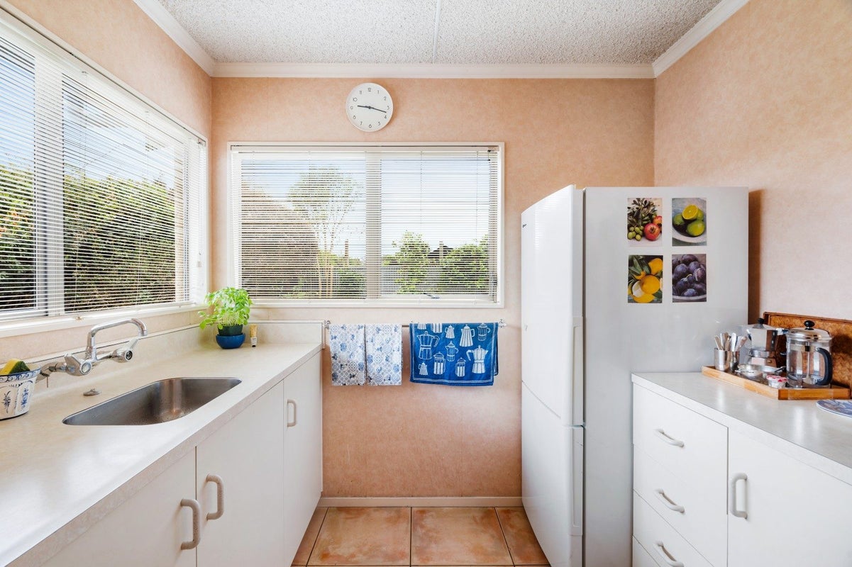 19 Titoki Crescent, Pirimai, Napier - Carousel 2
