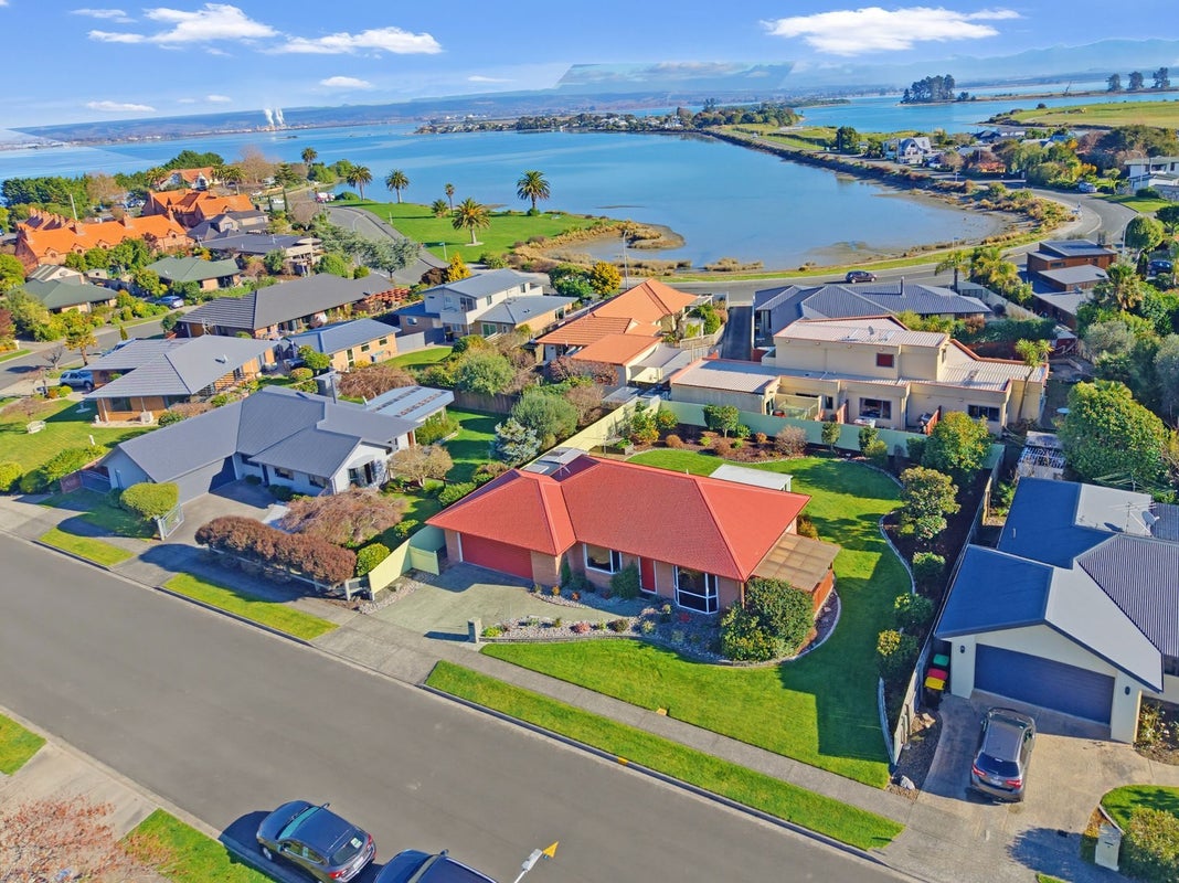 7 Hoult Crescent, Monaco, Nelson - Carousel 2