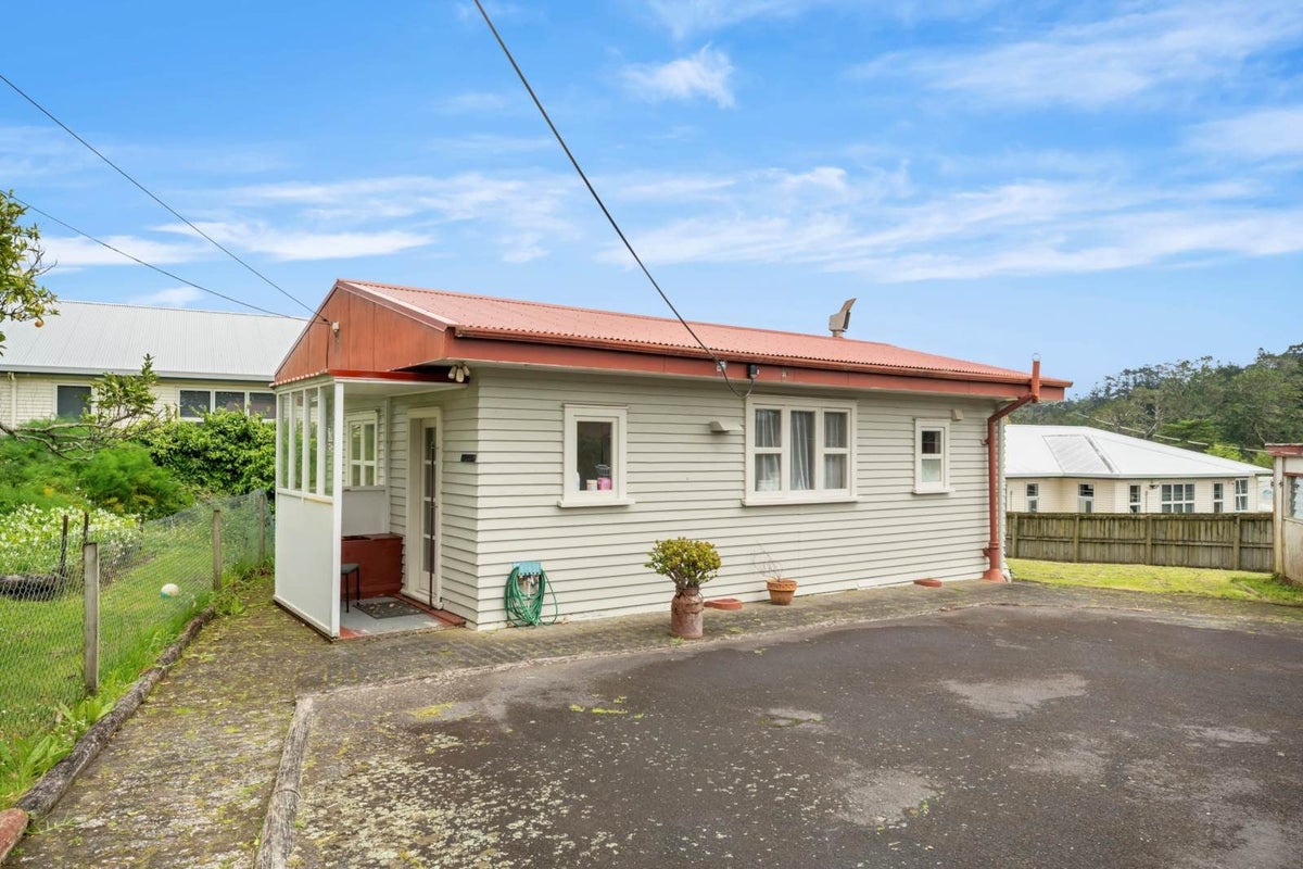 697A Swanson Road, Swanson, Auckland - Carousel 2