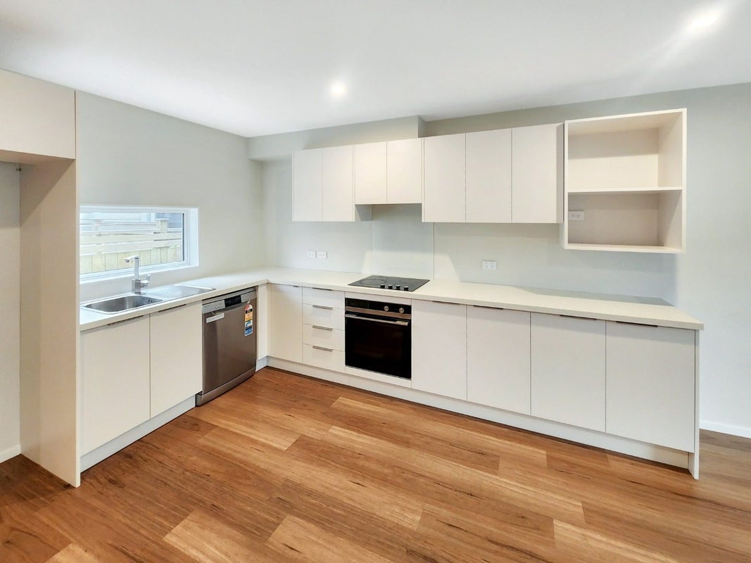 11/55 Britannia Street, Petone, Lower Hutt - Carousel 1
