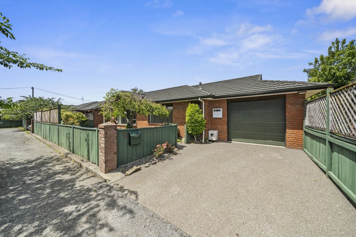 27B Kiln Street, Silverstream, Upper Hutt - Carousel 2
