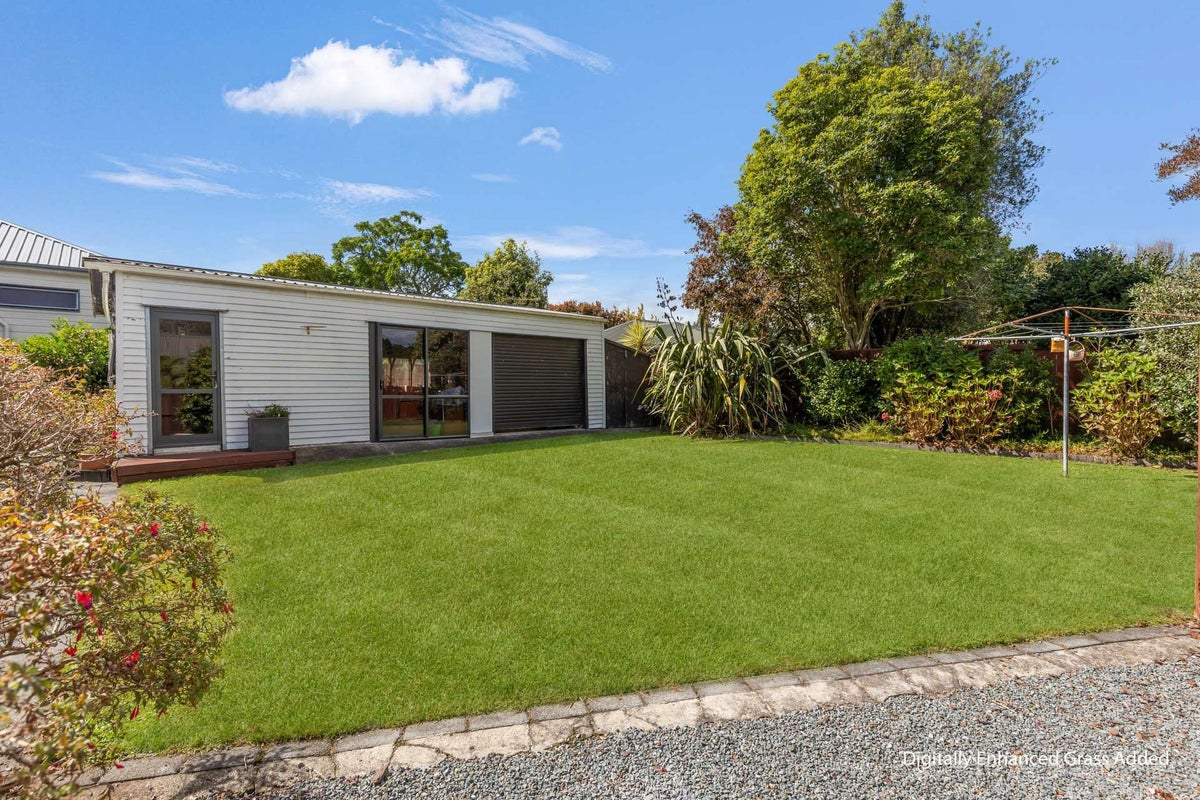 26 Aquarius Drive, Kawaha Point, Rotorua - Carousel 2
