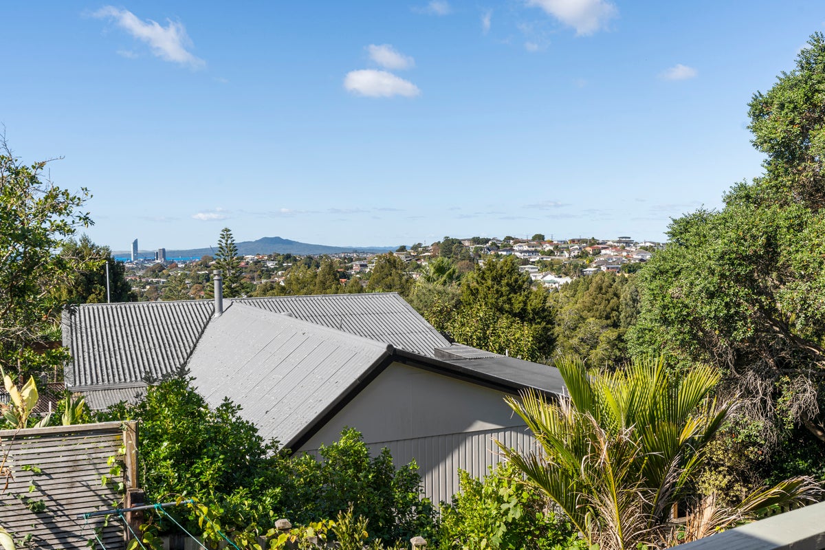 7 McDowell Crescent, Hillcrest, Auckland - Carousel 25