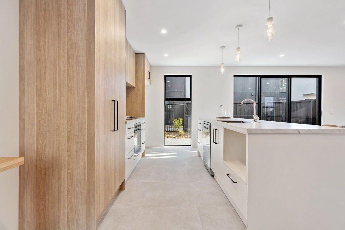 7/506 Armagh Street, Linwood, Christchurch - Carousel 2