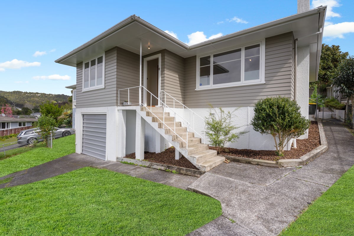 17 Kashmir Road, Glen Eden, Auckland - Carousel 2